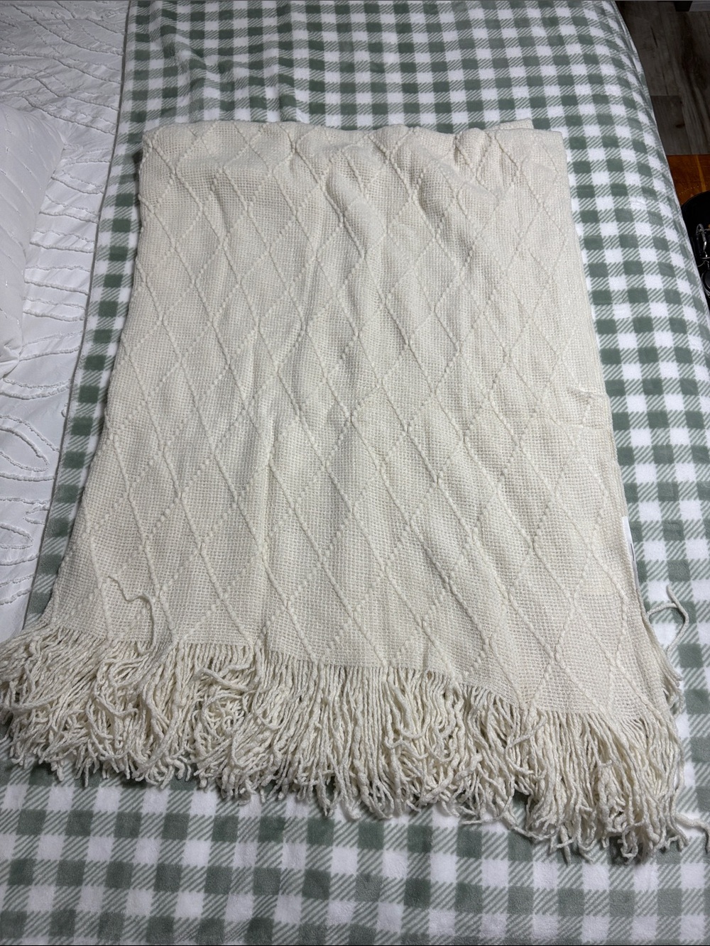 Neutral Cream Diamond Knit Throw with Fringe - Elegant Cozy Accent